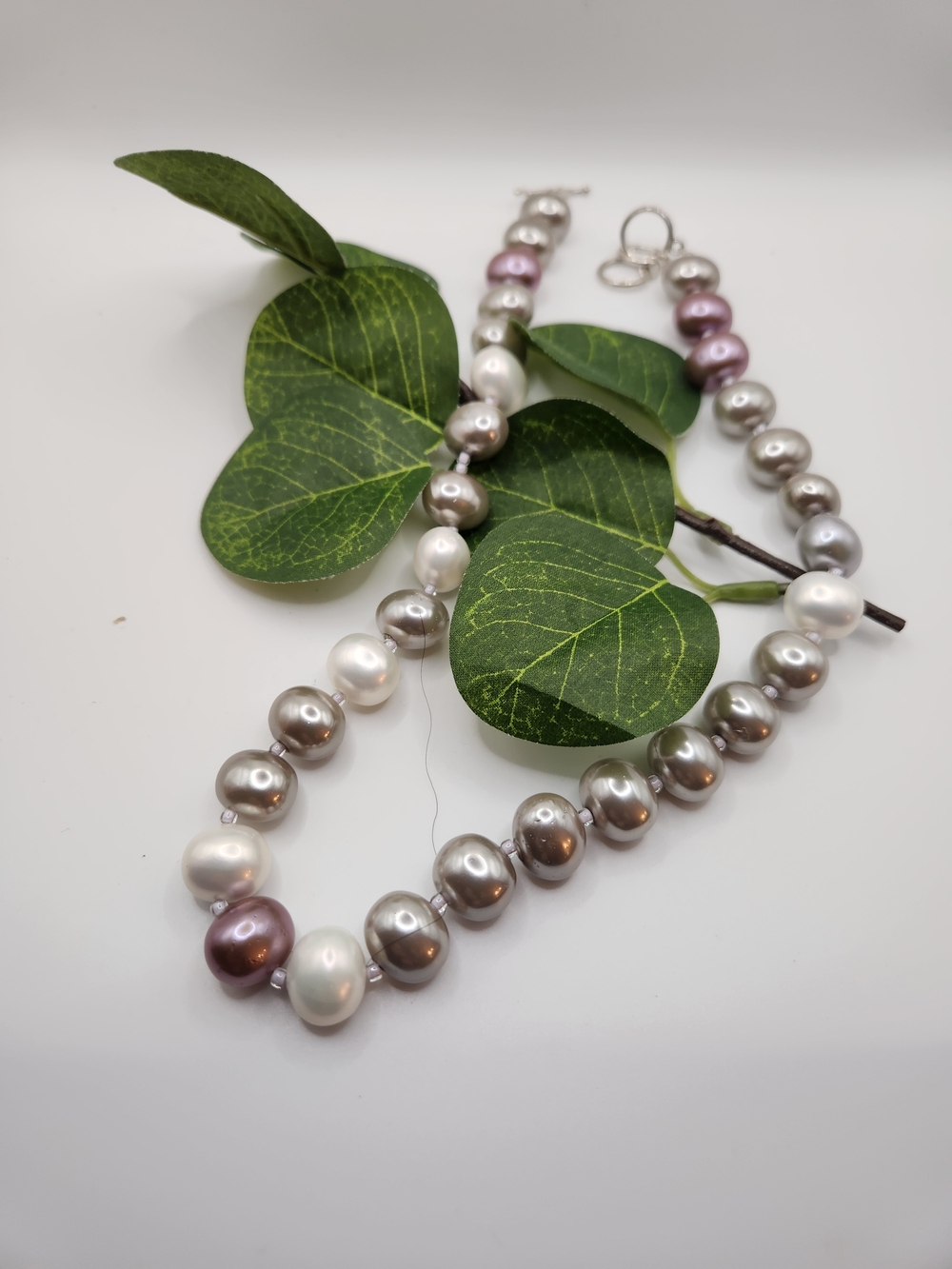 Multi-Color Pearl Necklace - Lavender, Silver & White
